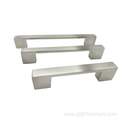 Thickened solid door handle